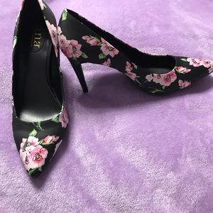 Floral Pumps